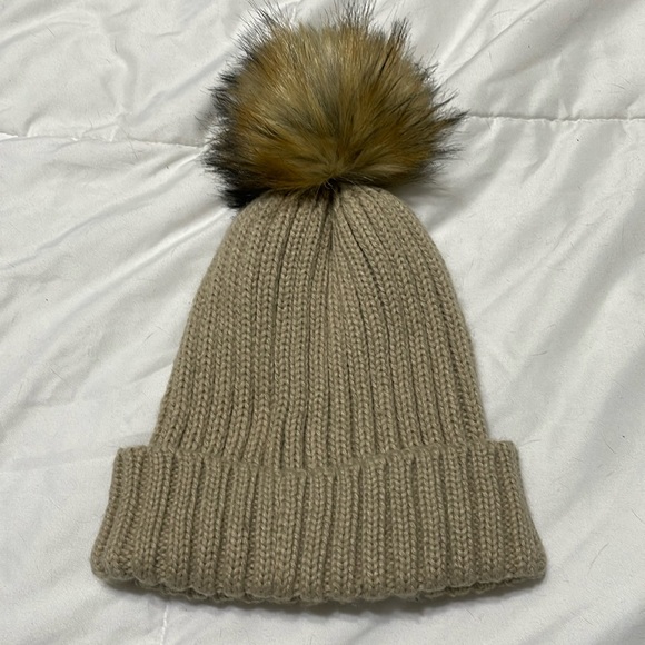 Calvin Klein NWOT Beanie Knit Tan Winter Hat - Picture 3 of 5